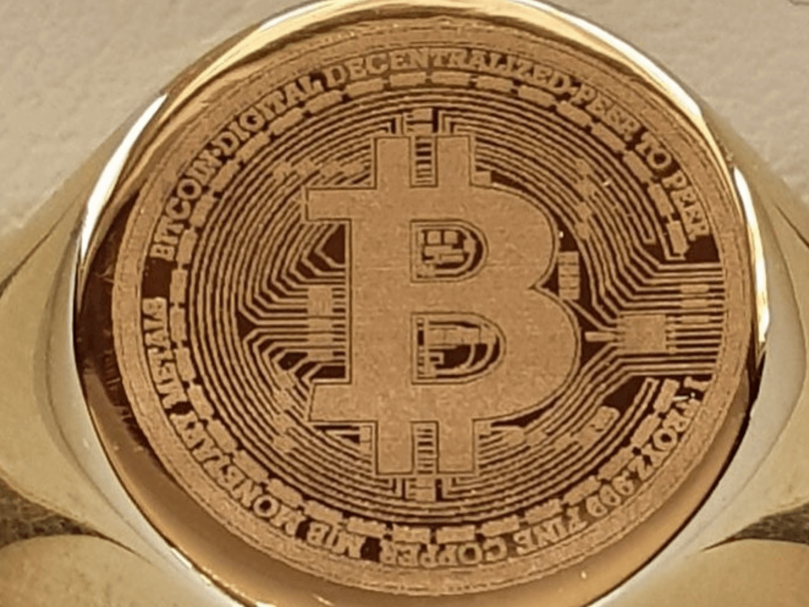 Bitcoin Ring Gold Grand Engrave